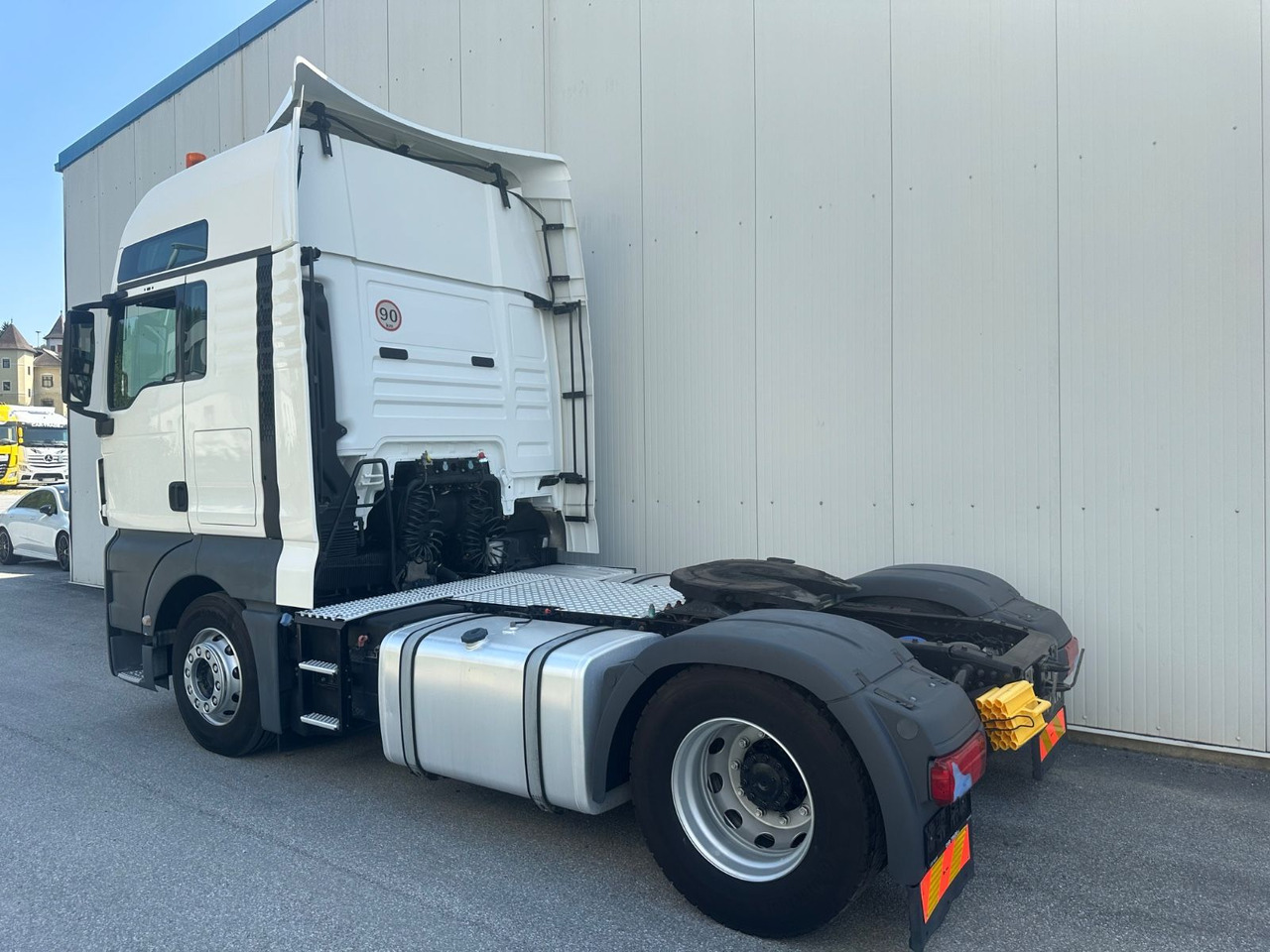 MAN TGX 18.460 XXL Intarder/Standklima - Sattelzugmaschine: das Bild 4 MAN TGX 18.460 XXL Intarder/Standklima - Sattelzugmaschine: das Bild 4