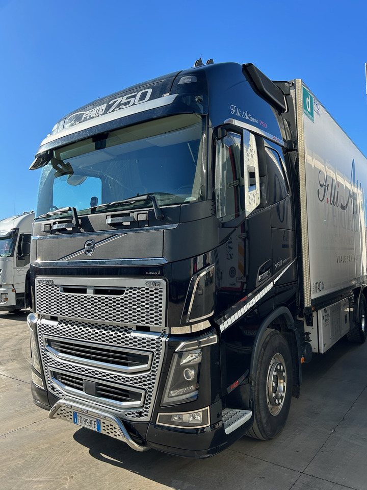 VOLVO FH 750 - Kühlkoffer LKW: das Bild 5 VOLVO FH 750 - Kühlkoffer LKW: das Bild 5