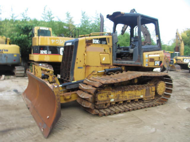 CAT D3K2 - Bulldozer: das Bild 1 CAT D3K2 - Bulldozer: das Bild 1