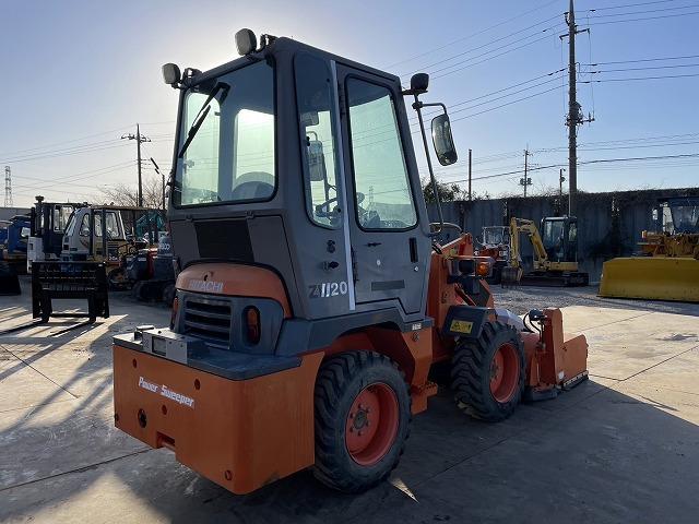 HITACHI ZW20 - Kehrmaschine: das Bild 5 HITACHI ZW20 - Kehrmaschine: das Bild 5