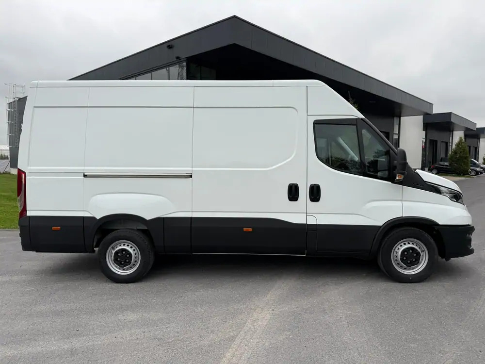 Iveco Daily 35-140 *L3H2*DISPO DE STOCK*Airco*Cruise control - Kastenwagen: das Bild 3 Iveco Daily 35-140 *L3H2*DISPO DE STOCK*Airco*Cruise control - Kastenwagen: das Bild 3