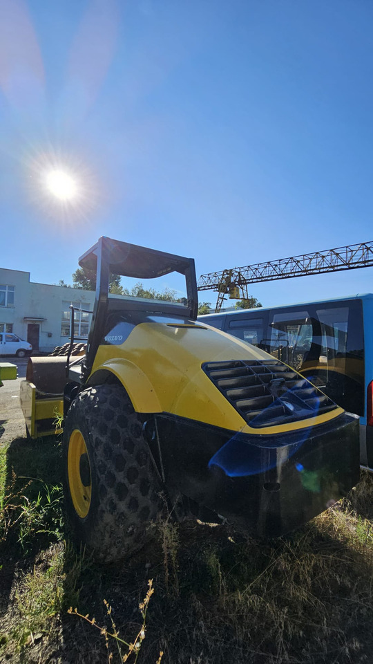 VOLVO SD100D - Walzenzug: das Bild 4 VOLVO SD100D - Walzenzug: das Bild 4