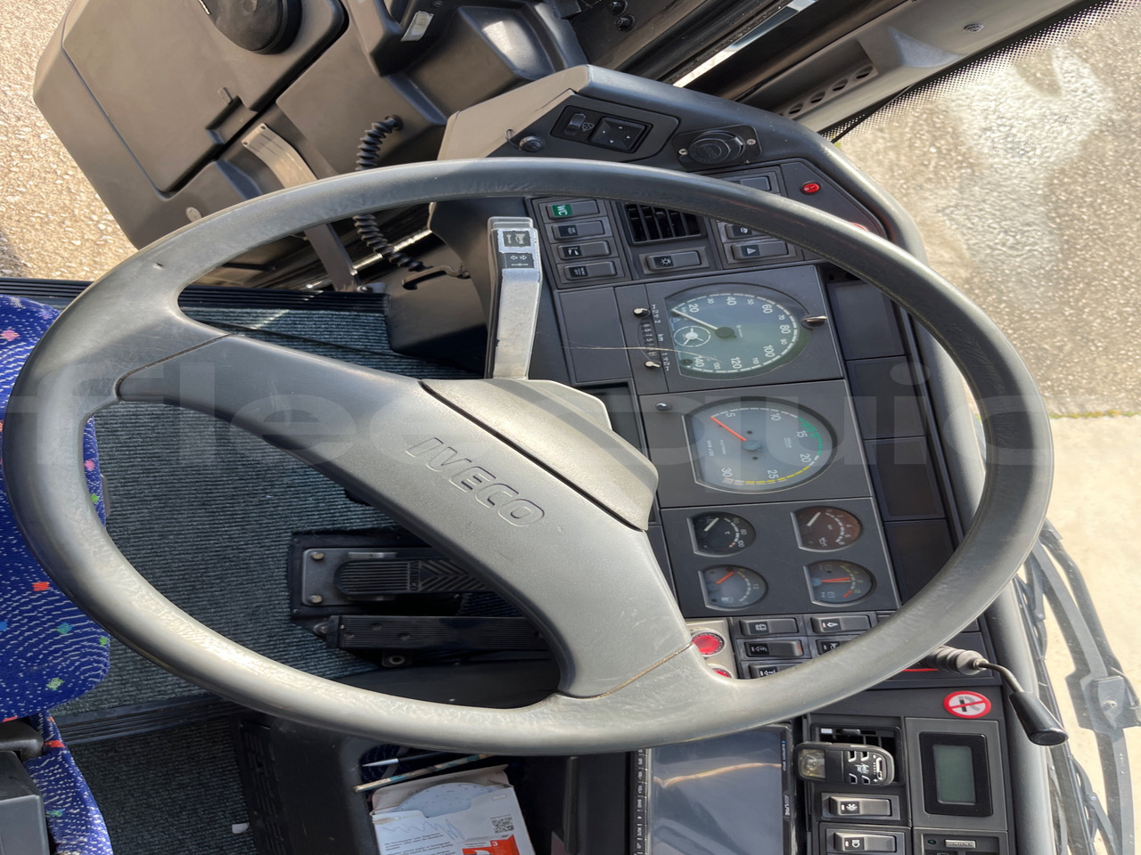 Reisebus Iveco 380: das Bild 17