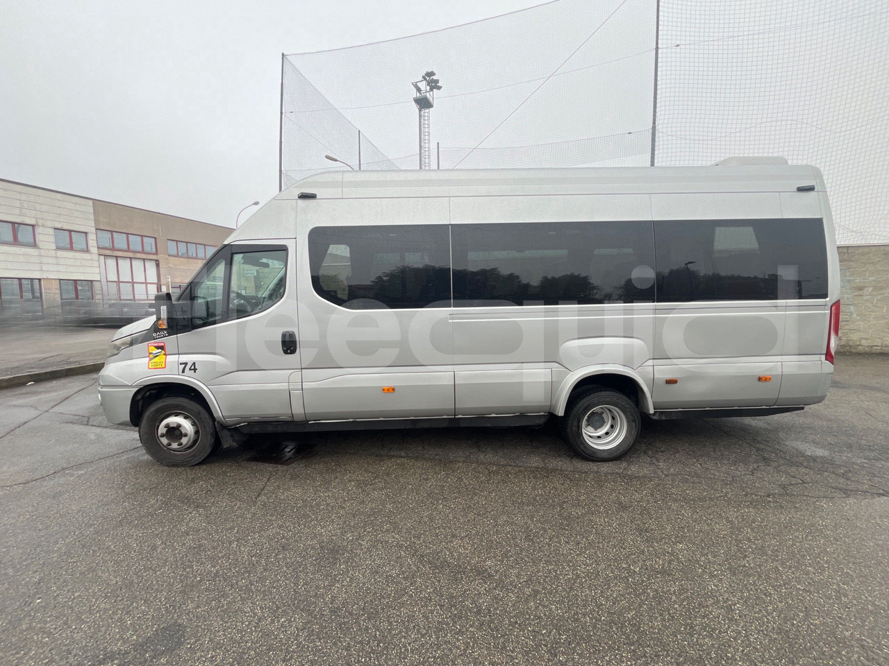 Kleinbus, Personentransporter Iveco Daily: das Bild 6