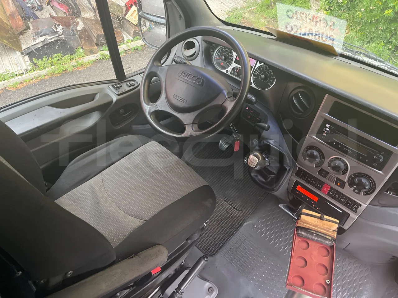 Kleinbus, Personentransporter Iveco Daily: das Bild 16