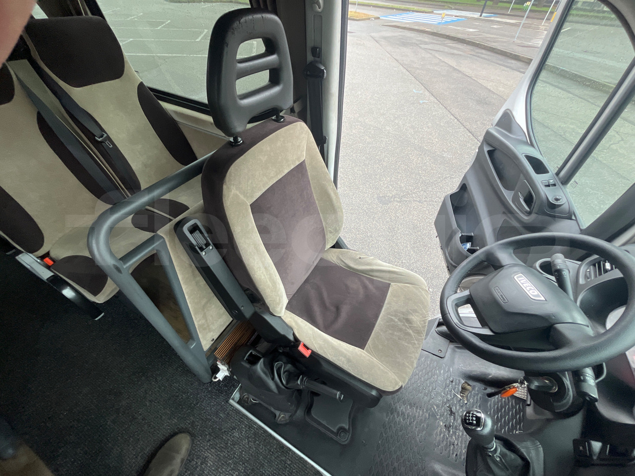 Kleinbus, Personentransporter Iveco Daily: das Bild 18