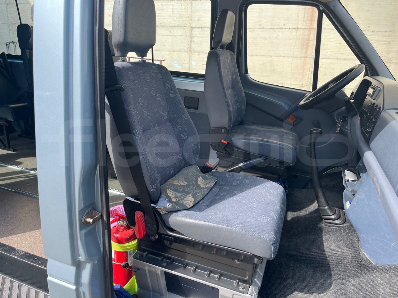 Kleinbus, Personentransporter Mercedes-Benz Sprinter: das Bild 16