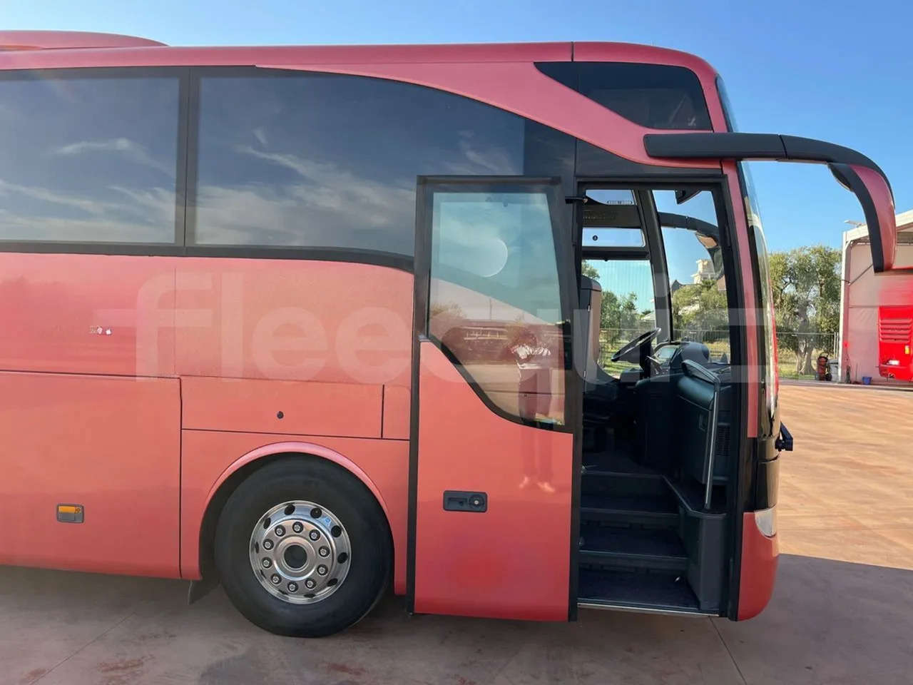 Reisebus Mercedes-Benz Tourismo: das Bild 15