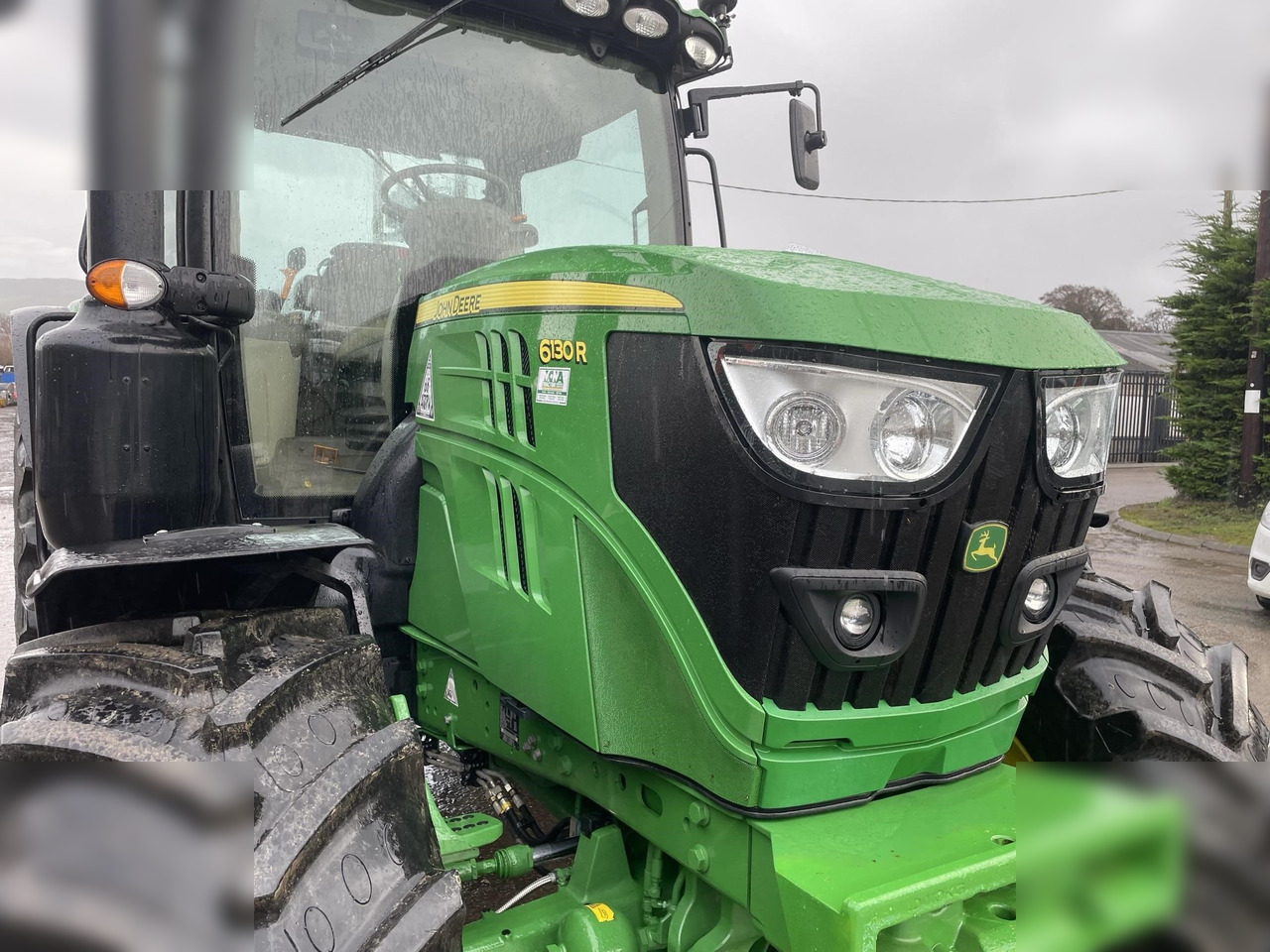 2017 JOHN DEERE 6130R - Traktor: das Bild 1 2017 JOHN DEERE 6130R - Traktor: das Bild 1