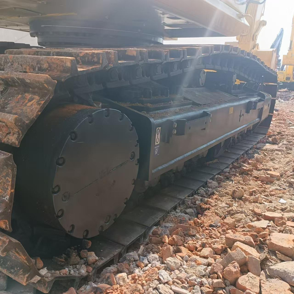 KOMATSU pc450-8 PC450-8 Used Machinery: Fuel-efficient and durable, specially designed for mining/earthwork - Kettenbagger: das Bild 5 KOMATSU pc450-8 PC450-8 Used Machinery: Fuel-efficient and durable, specially designed for mining/earthwork - Kettenbagger: das Bild 5