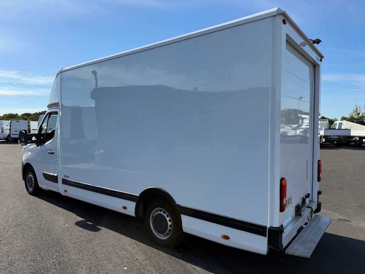 RENAULT MASTER 2.3 DCI 165 Planché Cabine Procar - Koffer Transporter: das Bild 4 RENAULT MASTER 2.3 DCI 165 Planché Cabine Procar - Koffer Transporter: das Bild 4