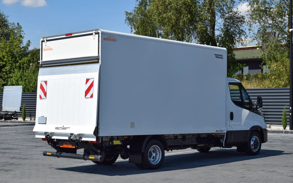 Iveco DAILY 35C16 / 2.3 - 160 KM / 3 OSOBY / DO 3,5 TONY / KONTENER / DOSTAWCZE / WINDA PALFINGER / KLIMA / 2022 / SERWISOWANY / SPROWADZONY Z NIEMIEC - Koffer Transporter: das Bild 5 Iveco DAILY 35C16 / 2.3 - 160 KM / 3 OSOBY / DO 3,5 TONY / KONTENER / DOSTAWCZE / WINDA PALFINGER / KLIMA / 2022 / SERWISOWANY / SPROWADZONY Z NIEMIEC - Koffer Transporter: das Bild 5