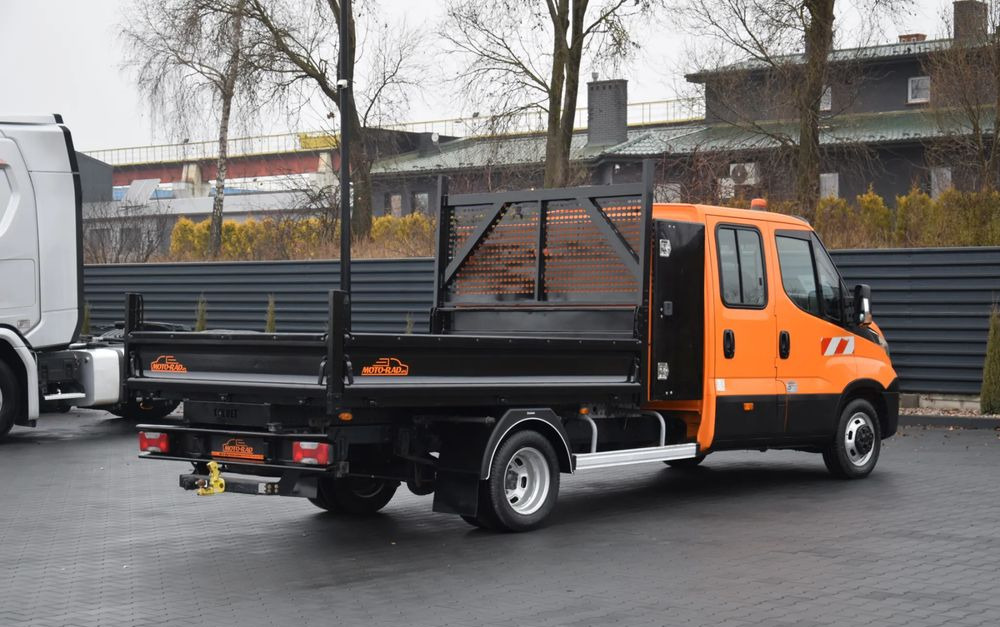 Iveco DAILY 35C16 / 2.3 - 160 KM / BRYGADÓWKA / 6 OSOBOWY / DOSTAWCZE / SKRZYNIA / KLIMA / NAWIGACJA / KAMERA COFANIA / TEMPOMAT / SERWISOWANY / SPROWADZONY - Transporter mit Doppelkabine: das Bild 5 Iveco DAILY 35C16 / 2.3 - 160 KM / BRYGADÓWKA / 6 OSOBOWY / DOSTAWCZE / SKRZYNIA / KLIMA / NAWIGACJA / KAMERA COFANIA / TEMPOMAT / SERWISOWANY / SPROWADZONY - Transporter mit Doppelkabine: das Bild 5