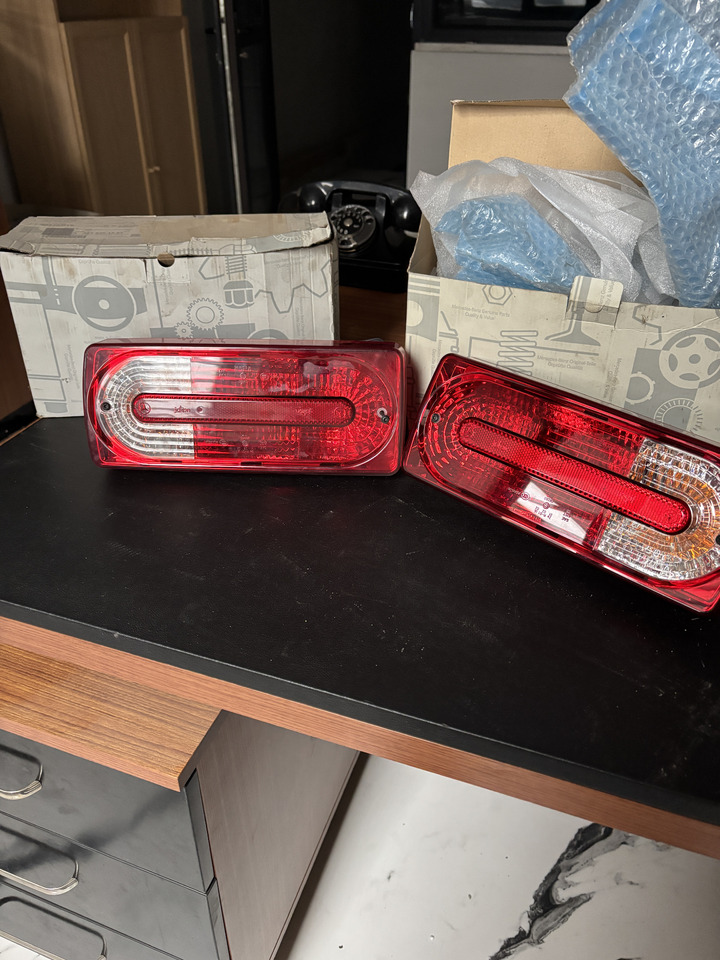 MERCEDES-BENZ G W463 G SERIES TAIL LIGHT - Heckleuchte: das Bild 1 MERCEDES-BENZ G W463 G SERIES TAIL LIGHT - Heckleuchte: das Bild 1