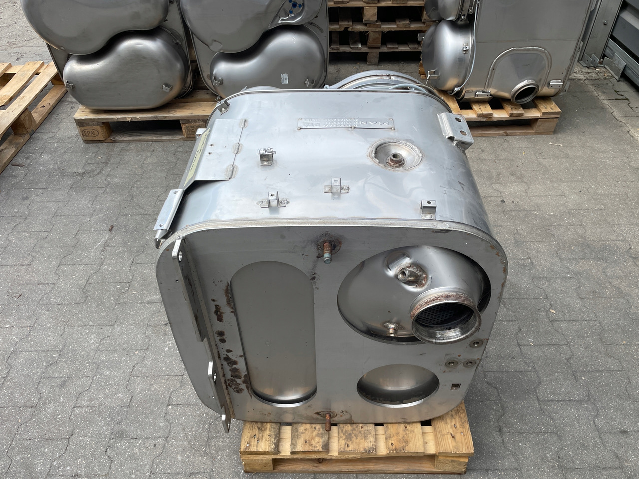 KATALIZATOR MAN TGX TGS EURO 6 DPF TŁUMIK WYDECH 81151036114 - Auspuff für LKW: das Bild 5 KATALIZATOR MAN TGX TGS EURO 6 DPF TŁUMIK WYDECH 81151036114 - Auspuff für LKW: das Bild 5