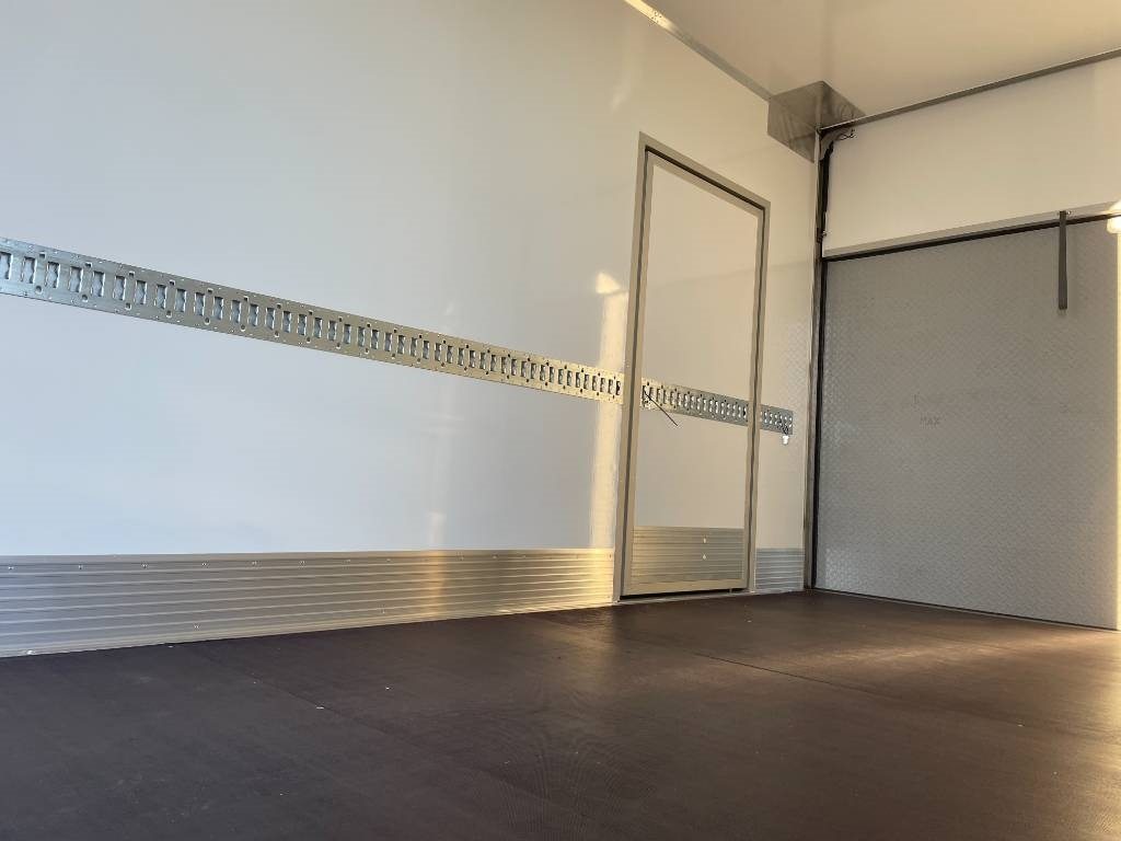 Volvo FM 330 - Koffer LKW: das Bild 3 Volvo FM 330 - Koffer LKW: das Bild 3