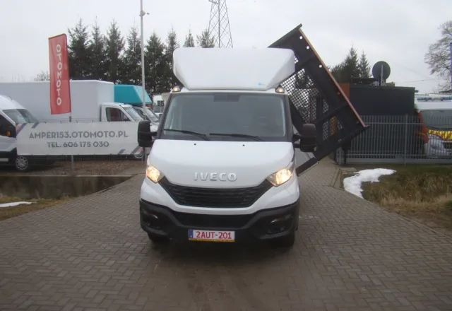 Iveco DAILY 35 C 15 3.5T 4.60M 3.5T NA HAKU CLIMATRONIC - Kipper Transporter: das Bild 2 Iveco DAILY 35 C 15 3.5T 4.60M 3.5T NA HAKU CLIMATRONIC - Kipper Transporter: das Bild 2