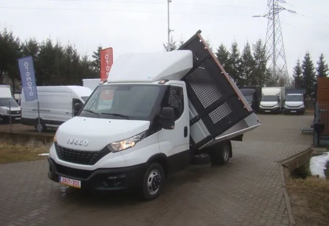 Iveco DAILY 35 C 15 3.5T 4.60M 3.5T NA HAKU CLIMATRONIC - Kipper Transporter: das Bild 1 Iveco DAILY 35 C 15 3.5T 4.60M 3.5T NA HAKU CLIMATRONIC - Kipper Transporter: das Bild 1