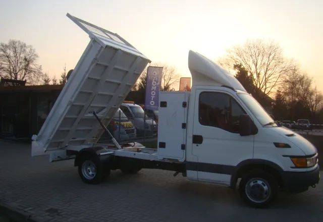 Iveco DAILY 40 C 12 - Kipper Transporter: das Bild 5 Iveco DAILY 40 C 12 - Kipper Transporter: das Bild 5