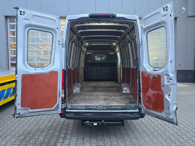 Iveco Daily 35S16 - Kastenwagen: das Bild 3 Iveco Daily 35S16 - Kastenwagen: das Bild 3