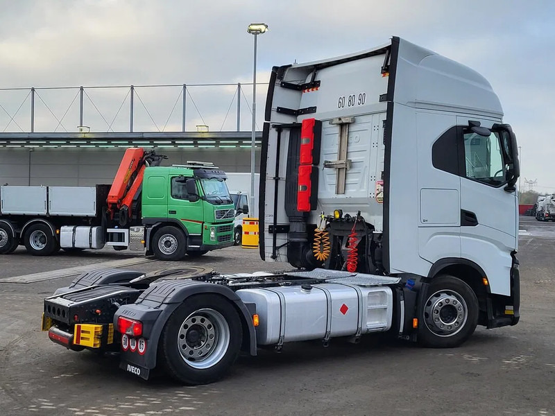 Iveco S-WAY 460 - Sattelzugmaschine: das Bild 4 Iveco S-WAY 460 - Sattelzugmaschine: das Bild 4