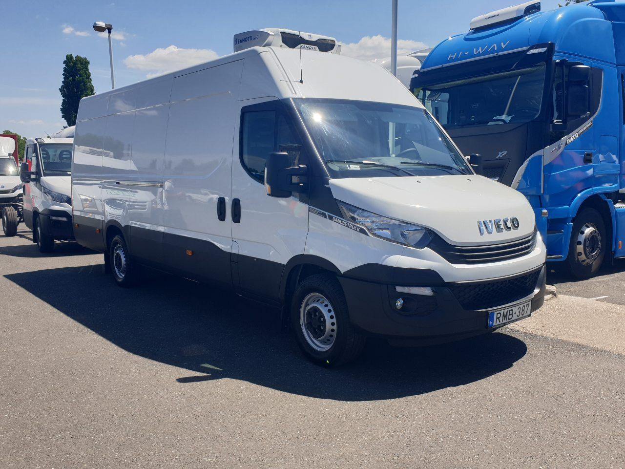 IVECO Daily 35S14 with Zanotti Z350 0°C Refrigeration (5 vehicles in stock) - Kühltransporter: das Bild 3 IVECO Daily 35S14 with Zanotti Z350 0°C Refrigeration (5 vehicles in stock) - Kühltransporter: das Bild 3