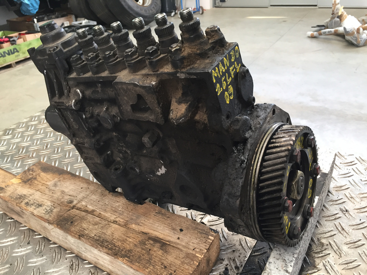 ---Gebrauchte Einspritzpumpe MAN 272, Typ D 0826 LF 09, Euro 2, Artikel - Nr. : 81.99999 - 9999 - Kraftstoffpumpe für LKW: das Bild 5 ---Gebrauchte Einspritzpumpe MAN 272, Typ D 0826 LF 09, Euro 2, Artikel - Nr. : 81.99999 - 9999 - Kraftstoffpumpe für LKW: das Bild 5