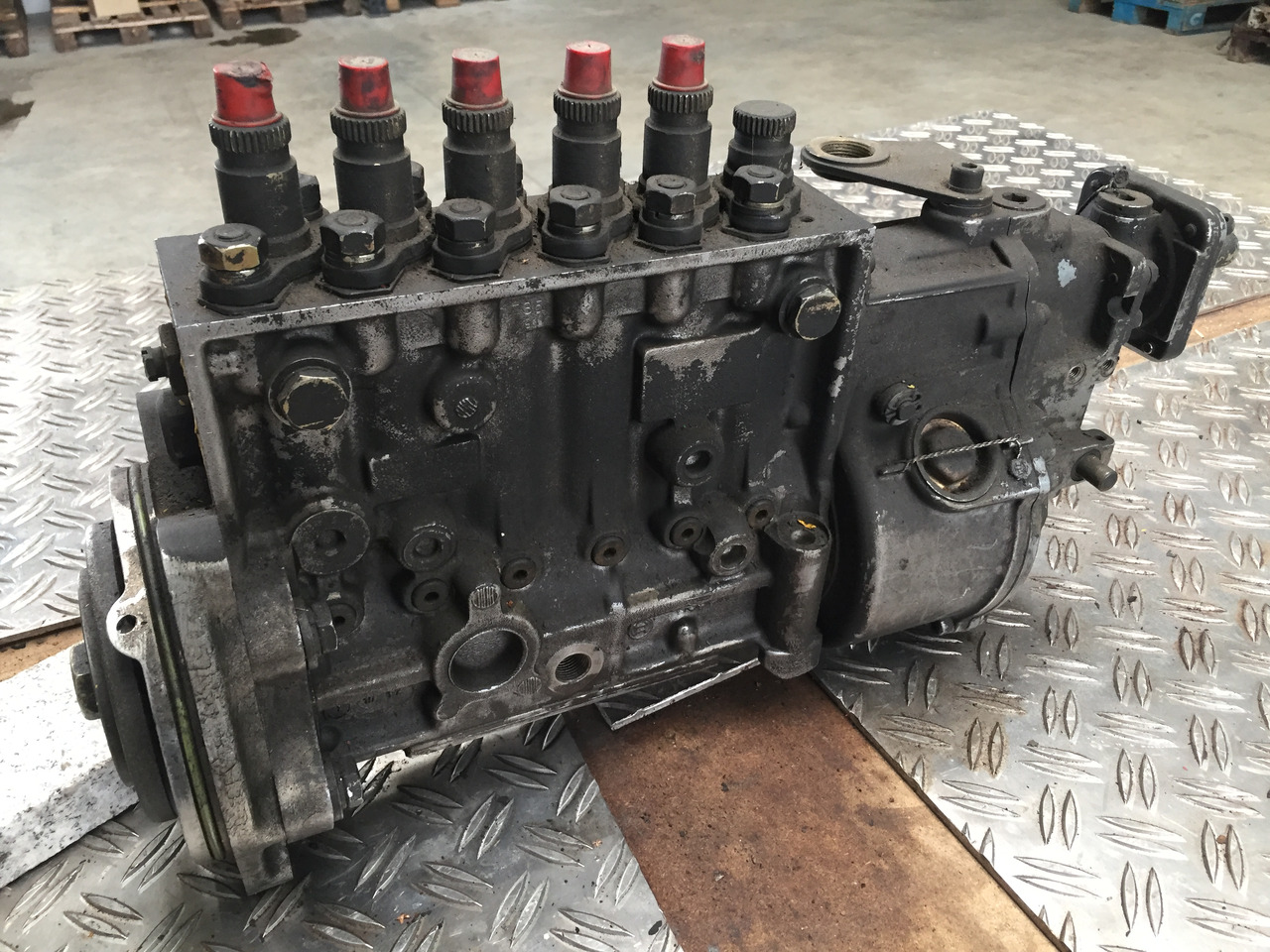 Kraftstoffpumpe für LKW ---Gebrauchte Einspritzpumpe MAN 322, 5 Zylinder, Bosch - Nr. : 0402 035 028, MAN 51.11103 - 7122: das Bild 9 Kraftstoffpumpe für LKW ---Gebrauchte Einspritzpumpe MAN 322, 5 Zylinder, Bosch - Nr. : 0402 035 028, MAN 51.11103 - 7122: das Bild 9