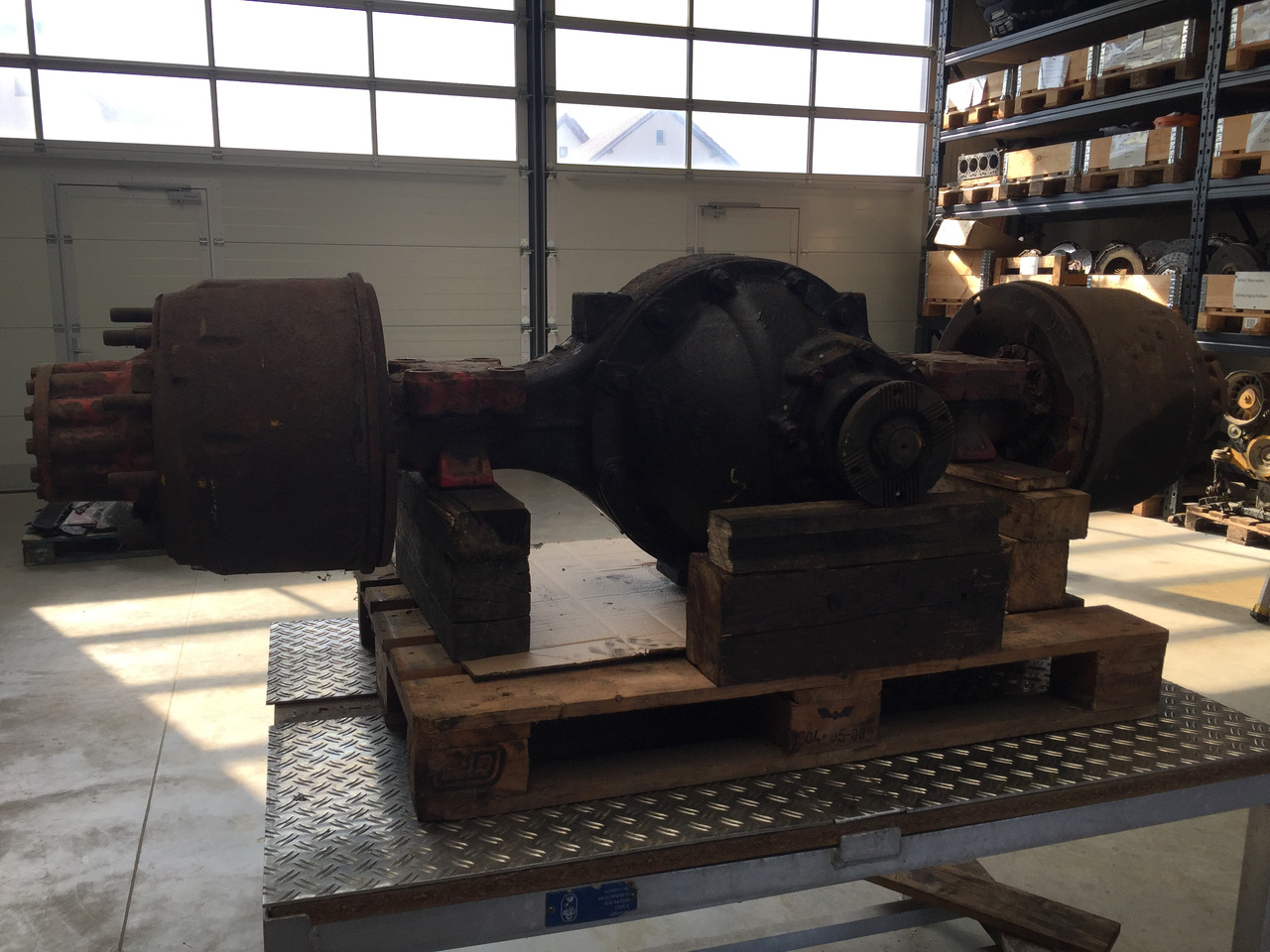 Gebrauchte Hinterachse MAN F2000, 26.422, Typ : HY 110, 13 Tonnen, Artikel - Nr. : 81.99999 - 9999 - Hinterachse für LKW: das Bild 3 Gebrauchte Hinterachse MAN F2000, 26.422, Typ : HY 110, 13 Tonnen, Artikel - Nr. : 81.99999 - 9999 - Hinterachse für LKW: das Bild 3