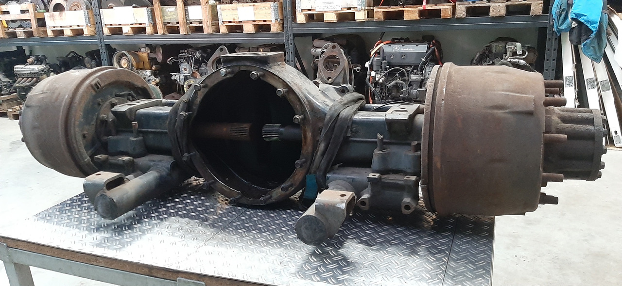 Gebrauchte MAN 18.272 Hypoidachse, HY 11 75 ( Achskörper ), Artikel - Nr. : 81.99999 - 9999 - Hinterachse für LKW: das Bild 4 Gebrauchte MAN 18.272 Hypoidachse, HY 11 75 ( Achskörper ), Artikel - Nr. : 81.99999 - 9999 - Hinterachse für LKW: das Bild 4