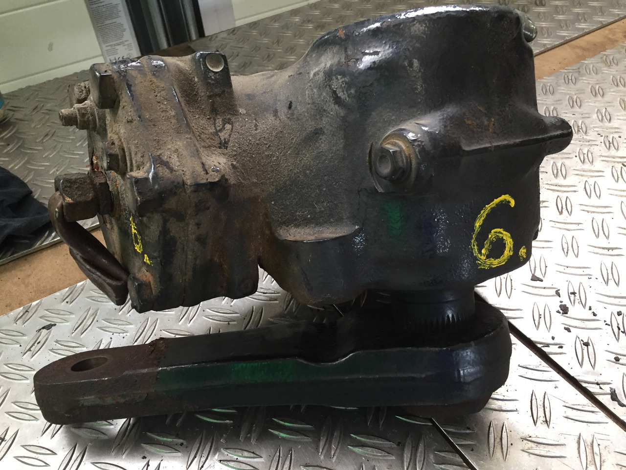 Lenkgetriebe für LKW Gebrauchtes Lenkgetriebe MAN TGA 18.430, Artikel - Nr.: 81.46200-6410: das Bild 7 Lenkgetriebe für LKW Gebrauchtes Lenkgetriebe MAN TGA 18.430, Artikel - Nr.: 81.46200-6410: das Bild 7