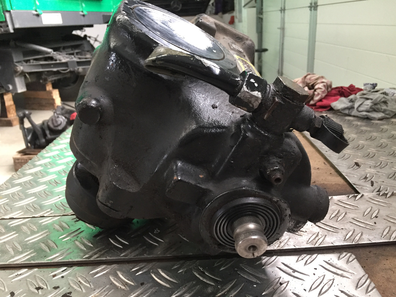 Lenkgetriebe für LKW Gebrauchtes Lenkgetriebe MAN TGA 18.430, Artikel - Nr.: 81.46200-6410: das Bild 10 Lenkgetriebe für LKW Gebrauchtes Lenkgetriebe MAN TGA 18.430, Artikel - Nr.: 81.46200-6410: das Bild 10