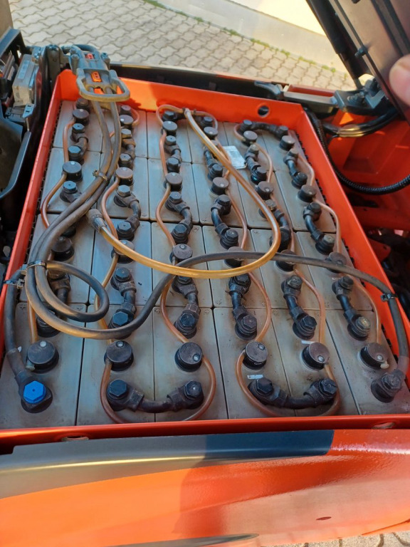 Linde E 20 PH -02 Duplexmast, Seitenschieber - Elektrostapler: das Bild 5 Linde E 20 PH -02 Duplexmast, Seitenschieber - Elektrostapler: das Bild 5