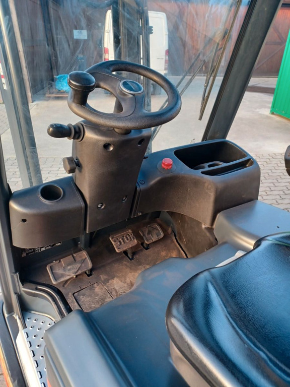 Linde E 20 PH -02 Duplexmast, Seitenschieber - Elektrostapler: das Bild 4 Linde E 20 PH -02 Duplexmast, Seitenschieber - Elektrostapler: das Bild 4