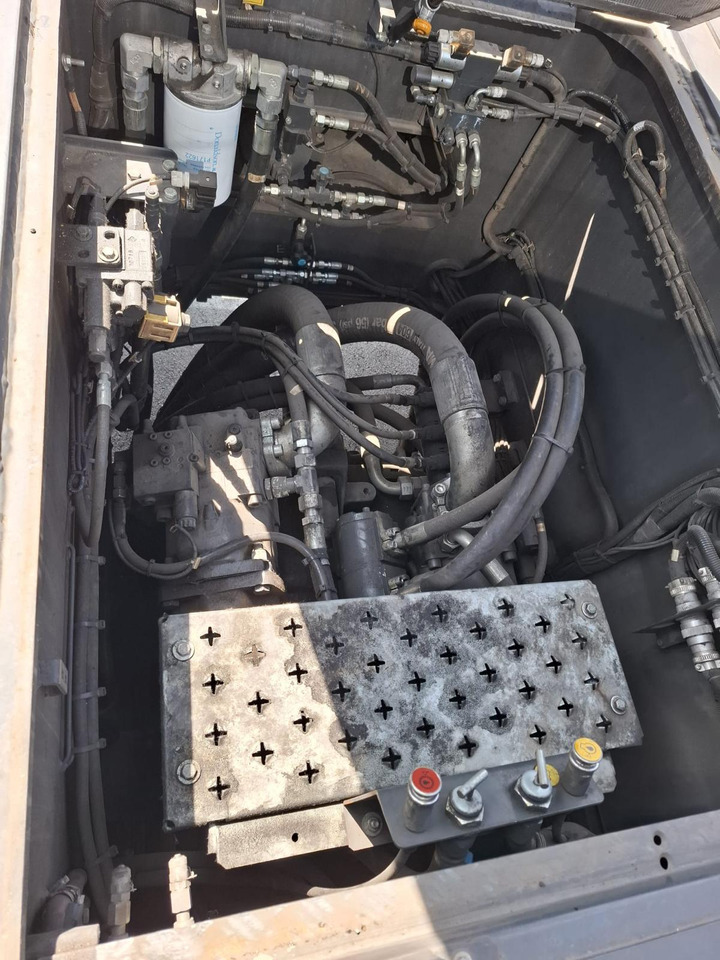 CVS FERRARi F500 RS3 - Reach stacker: das Bild 5 CVS FERRARi F500 RS3 - Reach stacker: das Bild 5