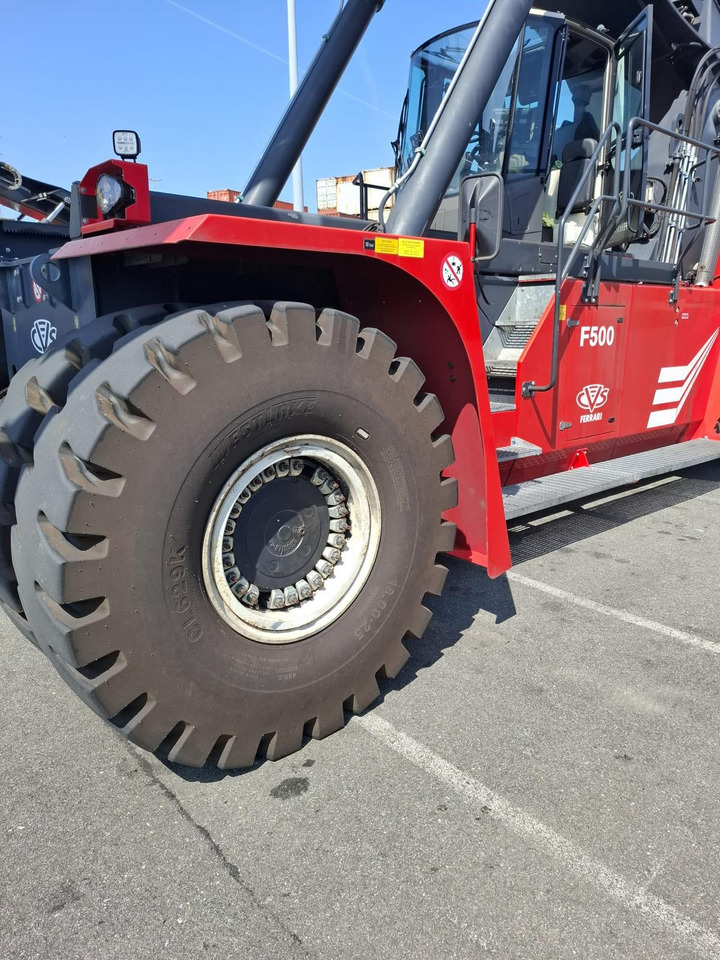 CVS FERRARi F500 RS3 - Reach stacker: das Bild 4 CVS FERRARi F500 RS3 - Reach stacker: das Bild 4