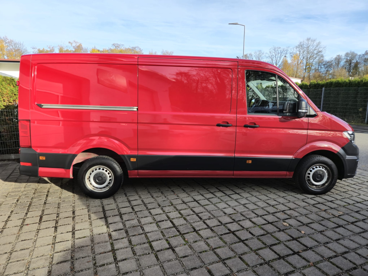 Volkswagen Crafter Kasten 35 FWD mittellang/Kamera/Navi/App - Kastenwagen: das Bild 4 Volkswagen Crafter Kasten 35 FWD mittellang/Kamera/Navi/App - Kastenwagen: das Bild 4