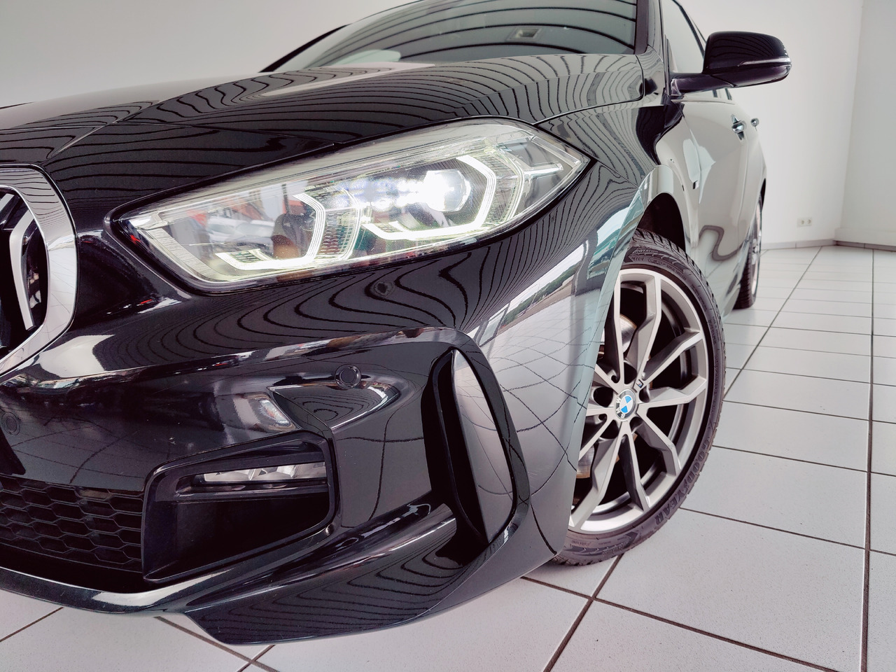 BMW 120 i M Sport RTTI LiveCockpit Head-up Navi - Limousine: das Bild 2 BMW 120 i M Sport RTTI LiveCockpit Head-up Navi - Limousine: das Bild 2