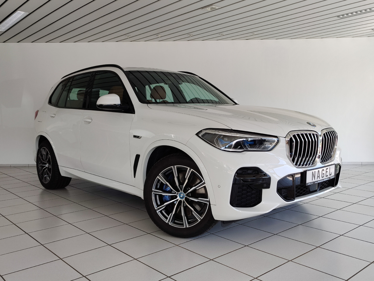 BMW X5 xDrive 45 e M Sport HiFi HUD Pano Leder Laser - SUV/ Geländewagen: das Bild 4 BMW X5 xDrive 45 e M Sport HiFi HUD Pano Leder Laser - SUV/ Geländewagen: das Bild 4