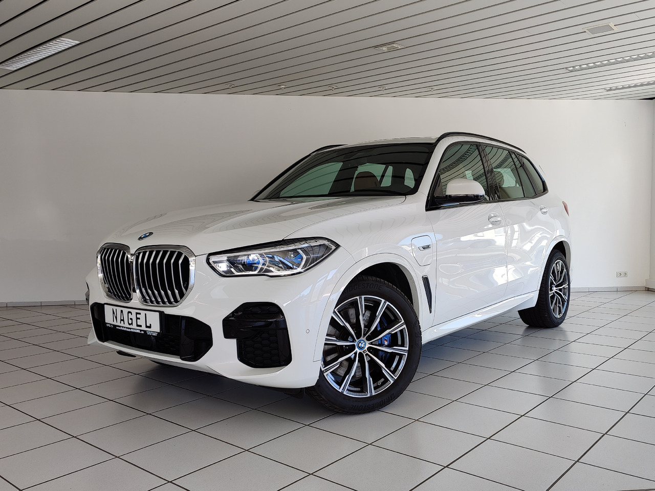 BMW X5 xDrive 45 e M Sport HiFi HUD Pano Leder Laser - SUV/ Geländewagen: das Bild 1 BMW X5 xDrive 45 e M Sport HiFi HUD Pano Leder Laser - SUV/ Geländewagen: das Bild 1