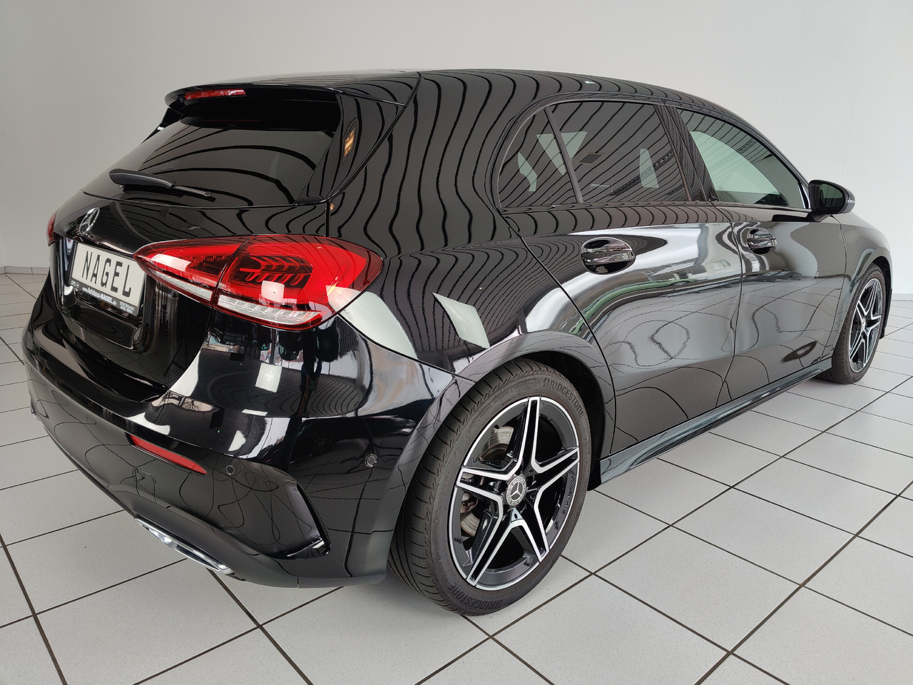 Mercedes-Benz A 220 d Navi LED Park RüKam AHK - Limousine: das Bild 5 Mercedes-Benz A 220 d Navi LED Park RüKam AHK - Limousine: das Bild 5