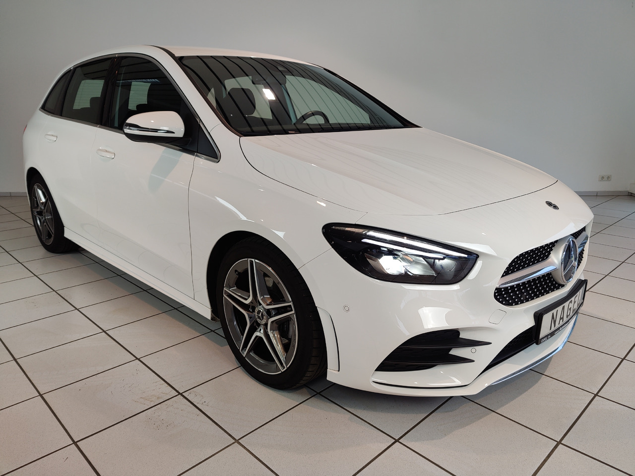 Mercedes-Benz B 200 d 8G-DCT AMG Line Kam Navi SHZ LED - PKW: das Bild 2 Mercedes-Benz B 200 d 8G-DCT AMG Line Kam Navi SHZ LED - PKW: das Bild 2