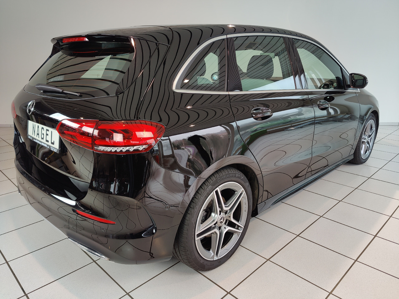 Mercedes-Benz B 200 d 8G-DCT AMG Line Navi LED Sport DAB Rükam - PKW: das Bild 4 Mercedes-Benz B 200 d 8G-DCT AMG Line Navi LED Sport DAB Rükam - PKW: das Bild 4