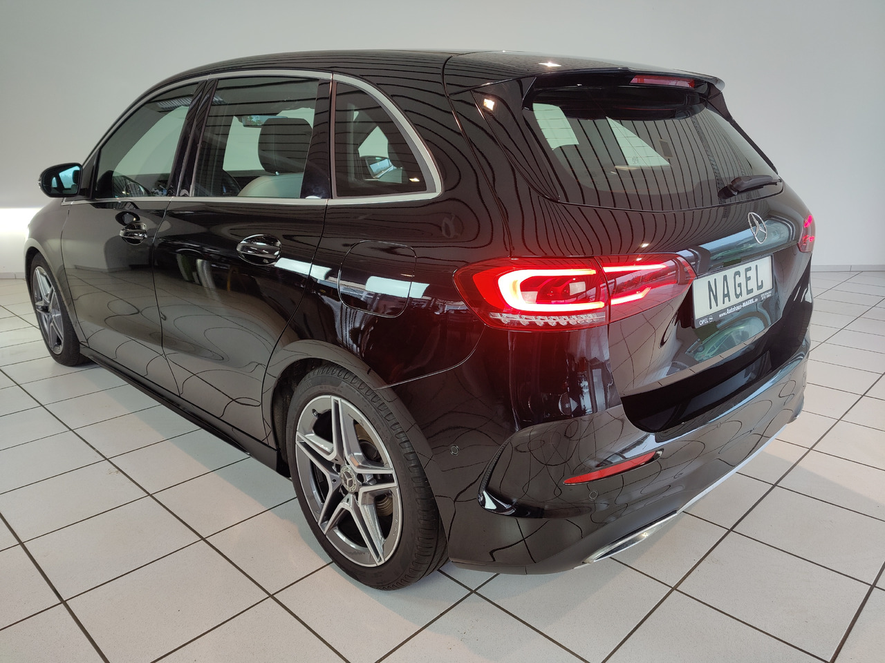 Mercedes-Benz B 200 d 8G-DCT AMG Line Navi LED Sport DAB Rükam - PKW: das Bild 5 Mercedes-Benz B 200 d 8G-DCT AMG Line Navi LED Sport DAB Rükam - PKW: das Bild 5