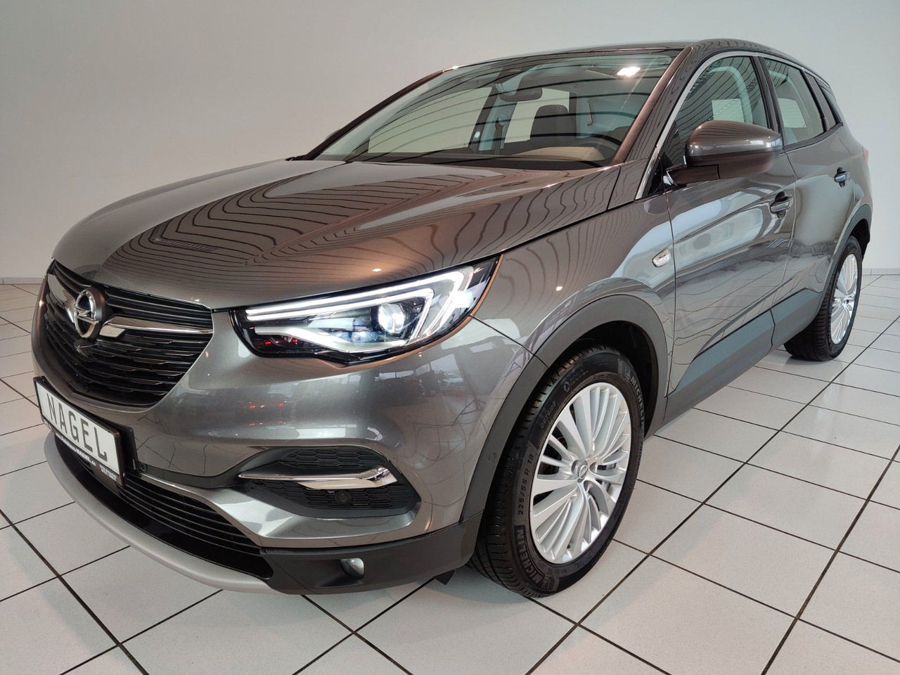 Opel Grandland X 1,2 Business Inno. Navi Leder PDC DAB LED - SUV/ Geländewagen: das Bild 1 Opel Grandland X 1,2 Business Inno. Navi Leder PDC DAB LED - SUV/ Geländewagen: das Bild 1