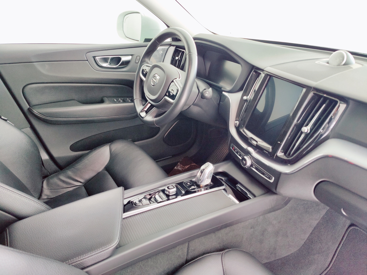 SUV/ Geländewagen Volvo XC60 t8 twin engine Momentum Plug-In Hybrid AWD AHK Leder Navi: das Bild 11