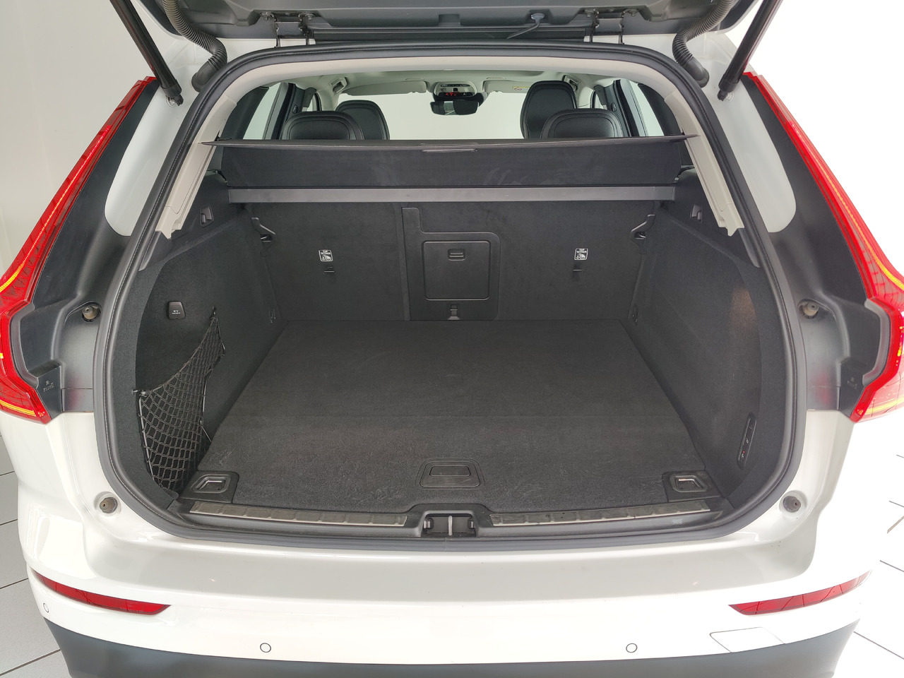 SUV/ Geländewagen Volvo XC60 t8 twin engine Momentum Plug-In Hybrid AWD AHK Leder Navi: das Bild 15