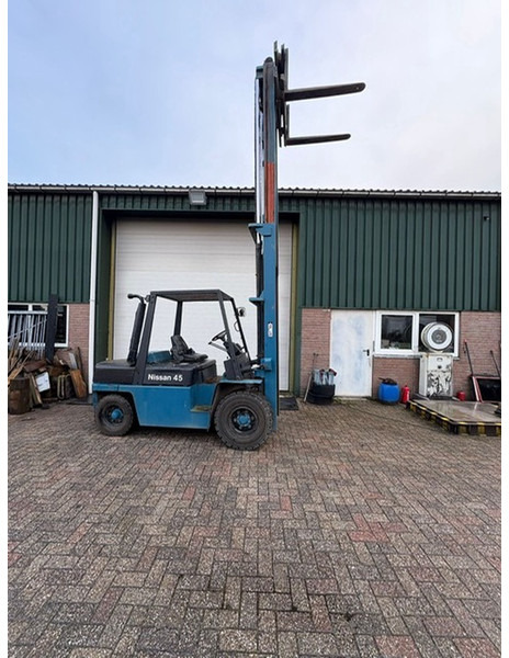 Nissan fd50 - Dieselstapler: das Bild 1 Nissan fd50 - Dieselstapler: das Bild 1