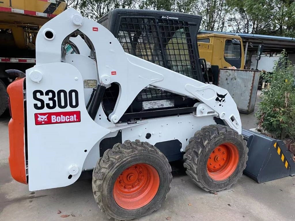 Bobcat S 300 - Kompaktlader: das Bild 5 Bobcat S 300 - Kompaktlader: das Bild 5