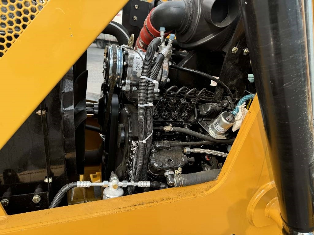 CAT 420 F - Baggerlader: das Bild 5 CAT 420 F - Baggerlader: das Bild 5